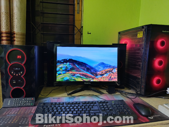 Full set up desktop computer sell Hobe